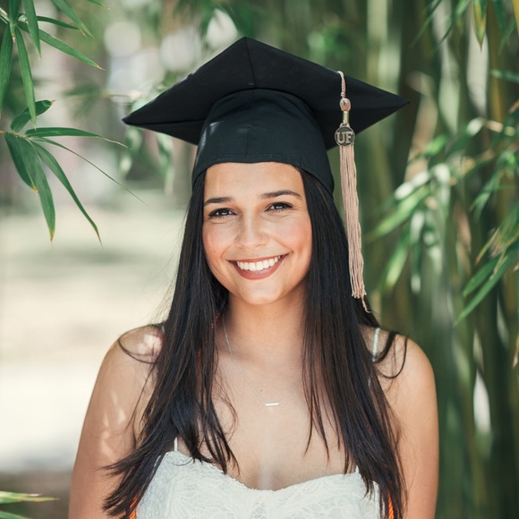 Meet your Posher, Alyssa - Picture 1 of 1